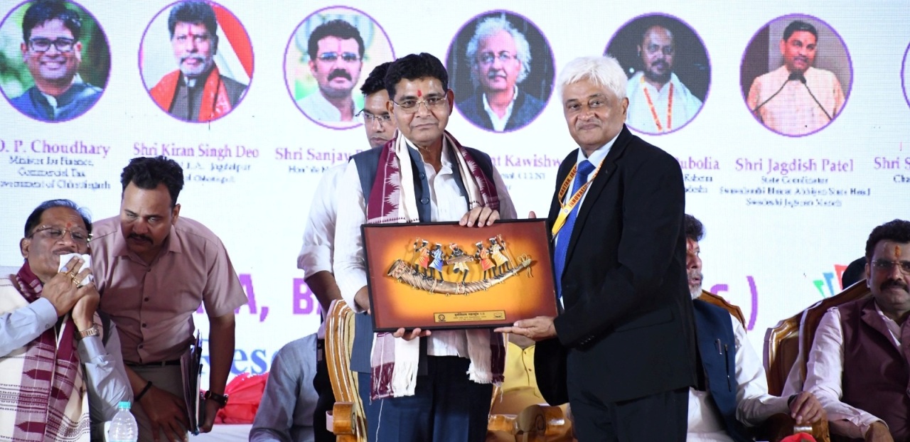 इनोवेशन महाकुंभ 1. 0 में  प्रदेश के उच्च शिक्षा मंत्री श्री टंकराम वर्मा ज़ी